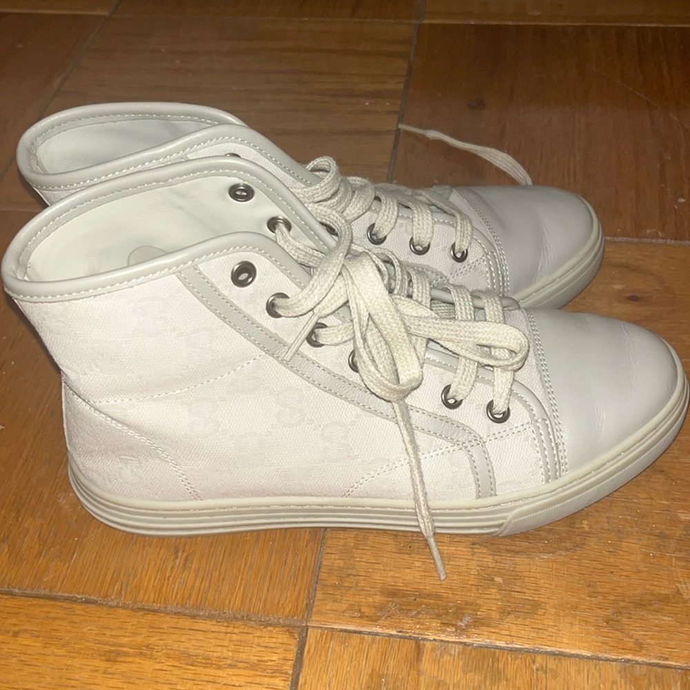 Gucci women’s GG canvas cloth sneakers size 36